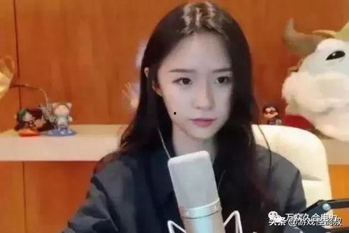 送礼物给女主播,心意满满的礼物传递