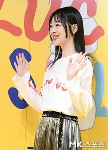 崔雪莉活动照片,时尚魅力绽放瞬间”